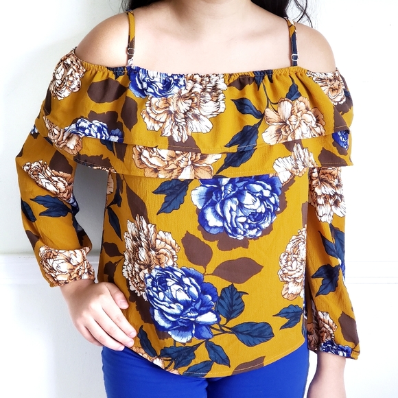 Sweet Wanderer Tops - Cold Shoulder Mustard Top